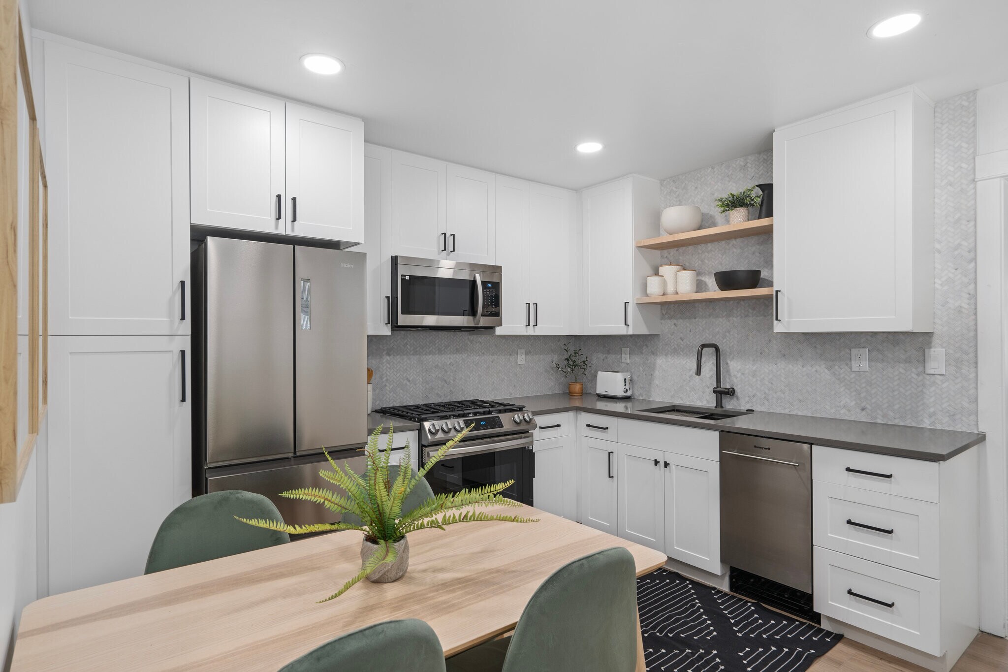 Building Photo - 430 S 400 W