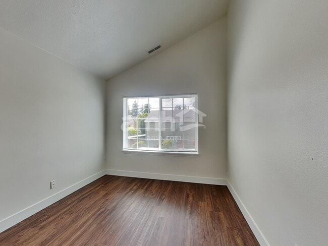 Building Photo - 1318 SW 176th Ter