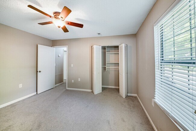 Building Photo - 7811 Falcon Rest Cir