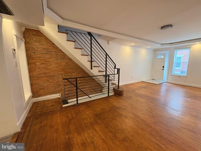 Building Photo - 2312 S Hutchinson St