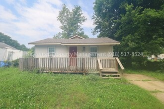 Building Photo - 2144 N Garrison Pl