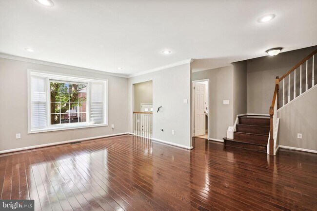Building Photo - 10150 Village Knolls Ct