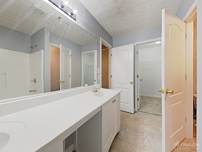 Building Photo - 6693 Evans Trce