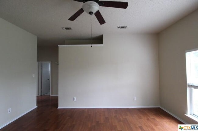 Building Photo - 2305 Woodlands Dr