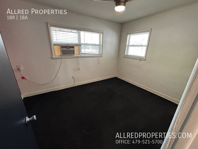 Building Photo - 621 N Leverett Ave