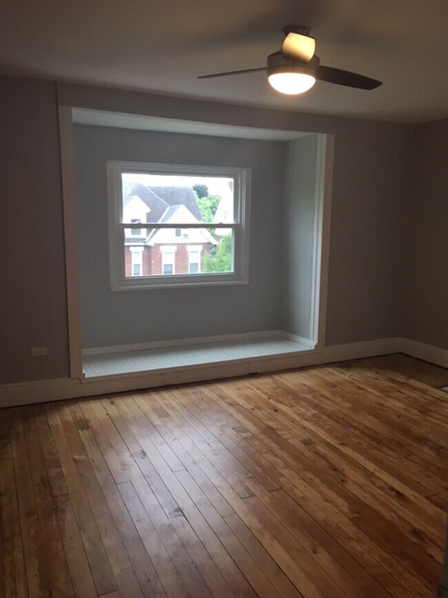 Building Photo - 6047 Stanton Ave