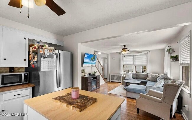Building Photo - 585 Bamford Ave