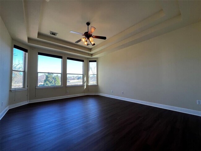 Building Photo - 15224 Interlachen Dr