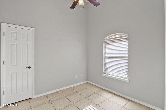 Building Photo - 3269 Maple Point Dr
