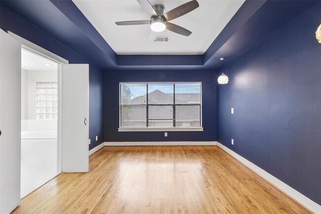 Building Photo - 1604 Reinerman St
