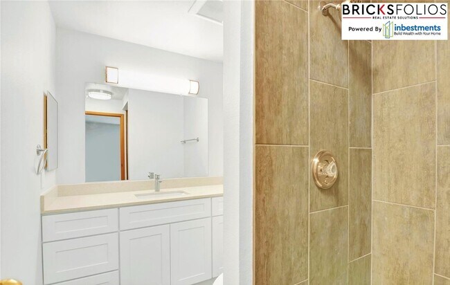 Building Photo - 9912 NE 142nd Pl