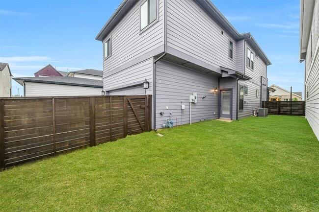 Building Photo - 3311 Full Bellied Ln