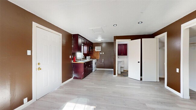Building Photo - 3806 Cosby St