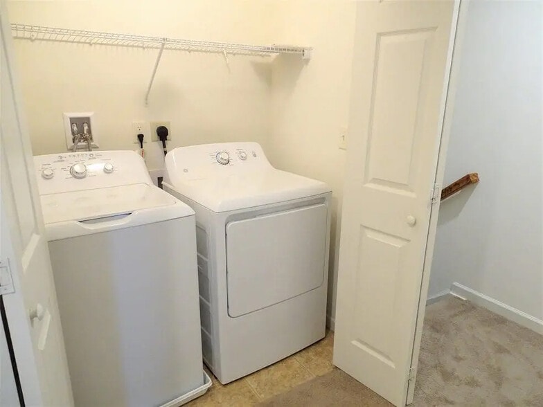 Building Photo - 185 Linda Sue Ln