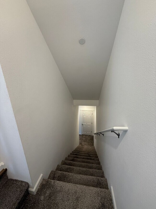 Building Photo - Hogan Heights Community 4 Bed 3.5 Bath