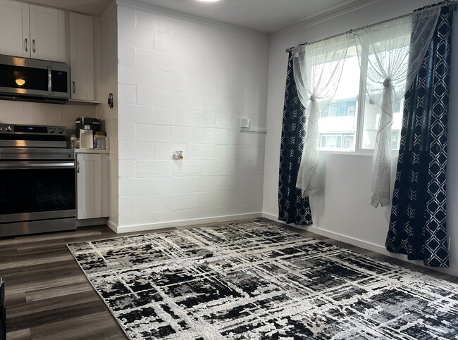 Building Photo - 94-309-249 Waikele Rd