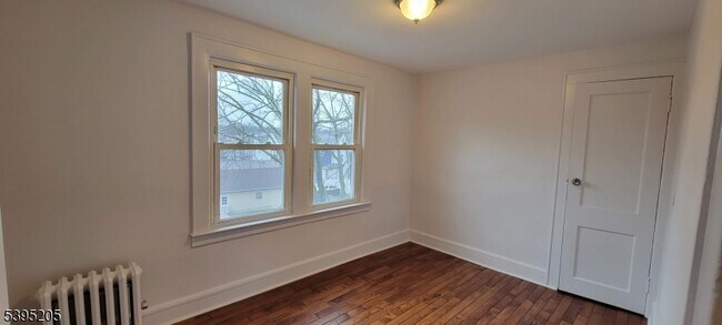 Building Photo - 18 Olive St