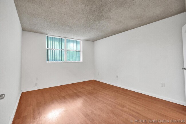 Building Photo - 1805 Sans Souci Blvd