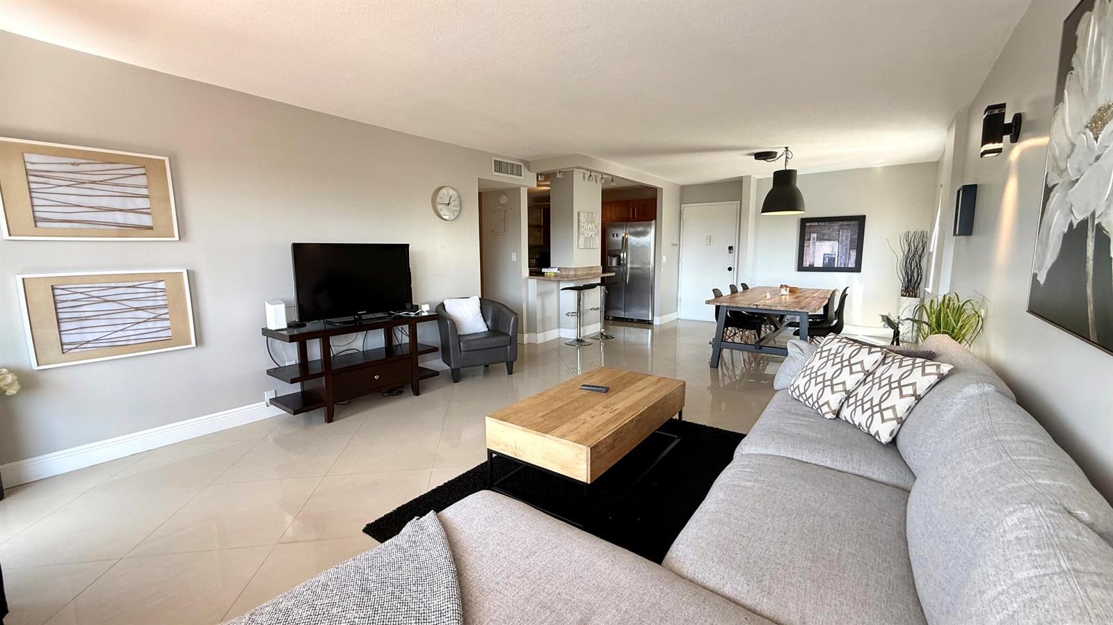 Building Photo - 401 Golden Isles Dr