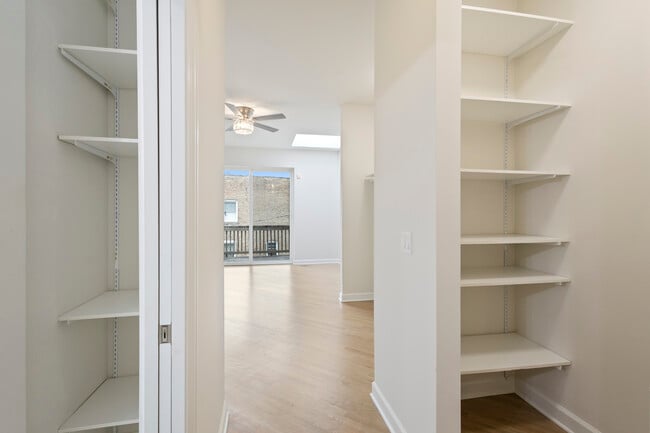 Building Photo - 6505 S Woodlawn Ave