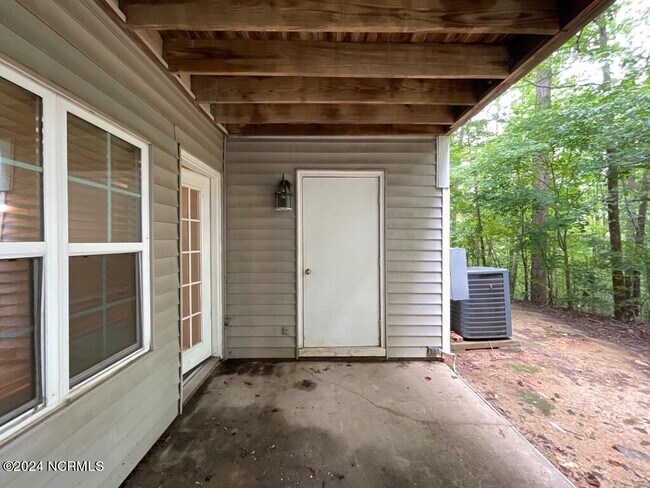 Building Photo - 505 Gooseneck Dr