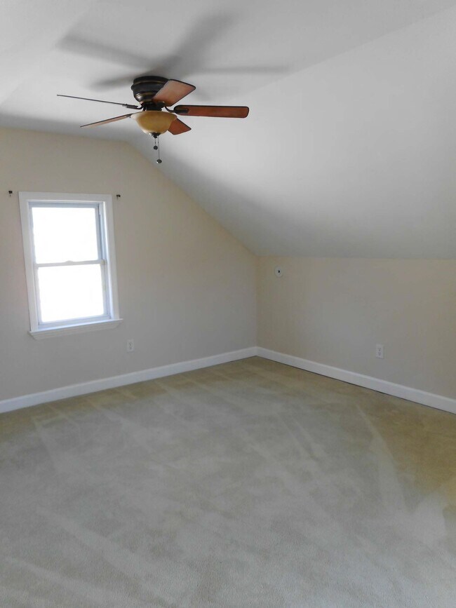 Building Photo - 608 Green St