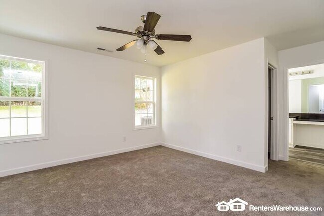 Building Photo - Newly built 4 bedroom 2 bath