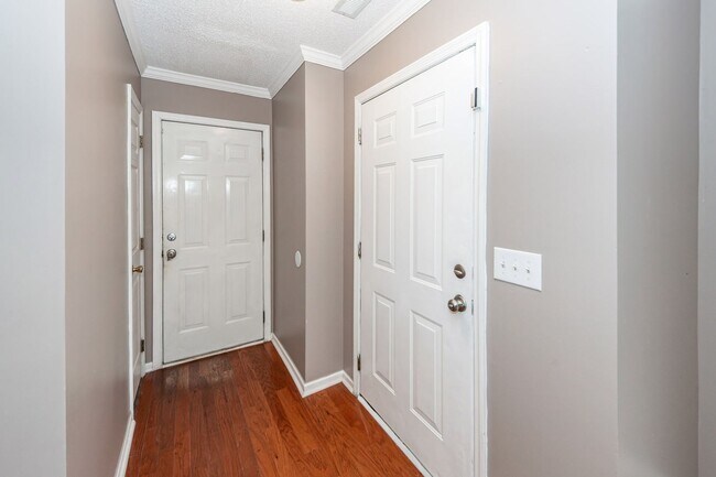 Building Photo - 5 Bedroom 2.5 Bath Home in St. James Estates - Goose Creek