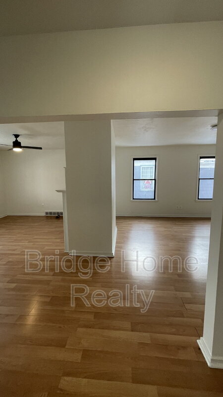 Building Photo - 319 N Balph Ave