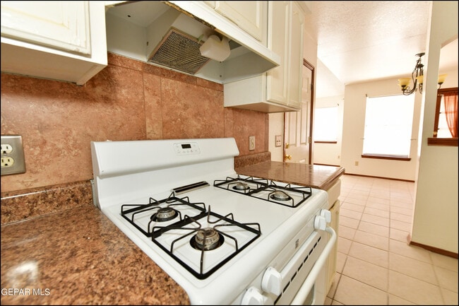 Building Photo - 2629 Lake Victoria Dr