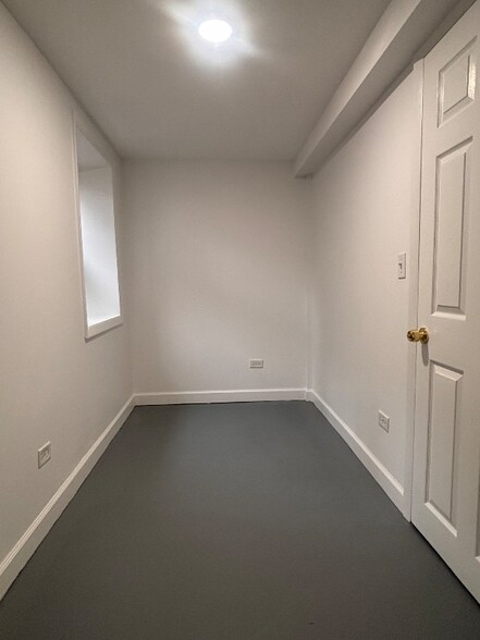 Building Photo - 1101 W 16th St