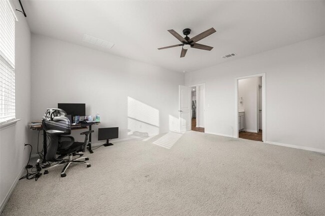 Building Photo - 413 Emerald Cv