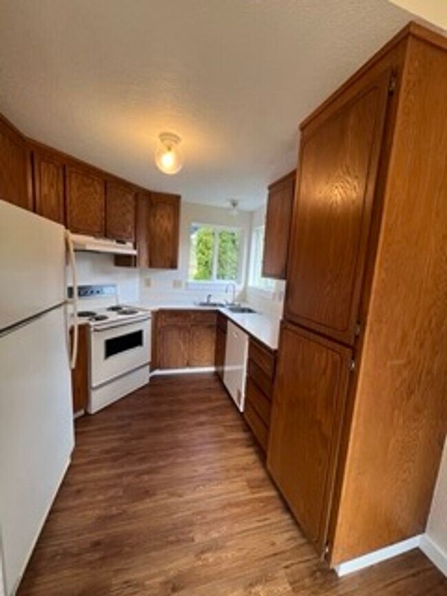 Building Photo - 6210 142nd Pl SE