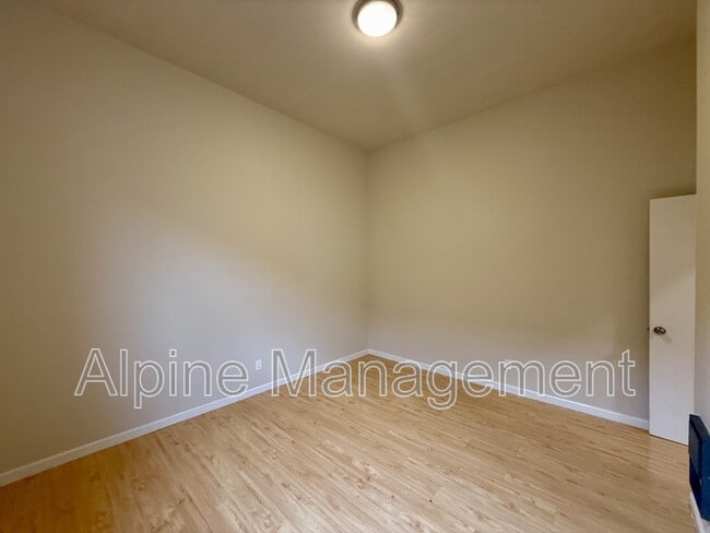 Building Photo - 2315 Mission St