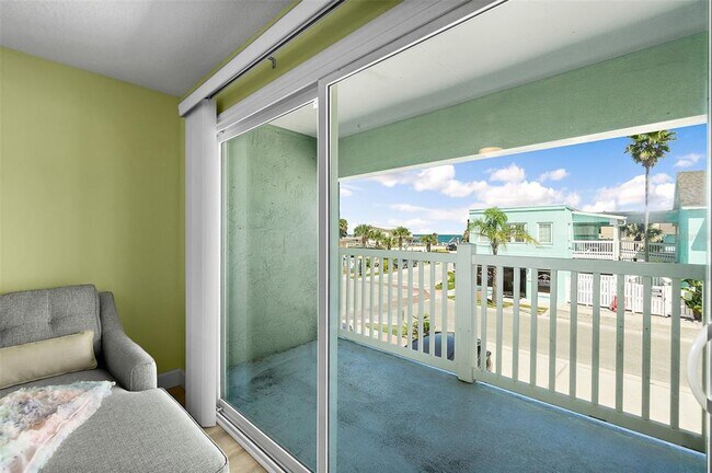 Building Photo - 300 S Central Ave