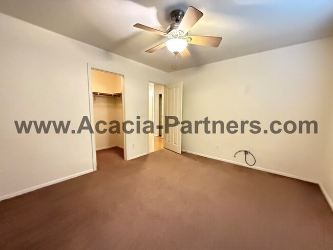 Building Photo - Beautiful 4-Bedroom Home in Rita Ranch ? H...