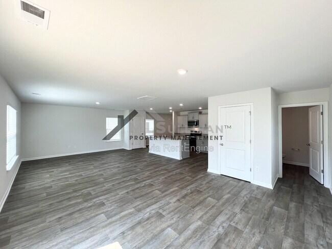 Building Photo - 2932 Egert Dr