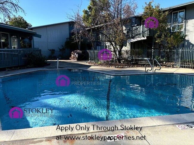 Building Photo - 1036 Oak Grove Rd