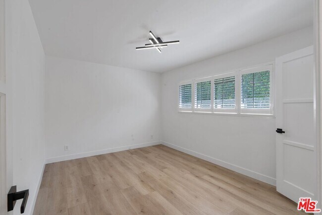 Building Photo - 15974 Tobin Way