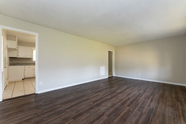 Building Photo - Hot Listing in Athens – 4 Beds, Granite Counters & More!