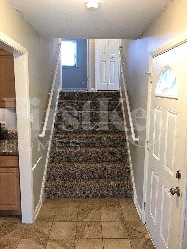 Building Photo - 17621 Grandview Dr