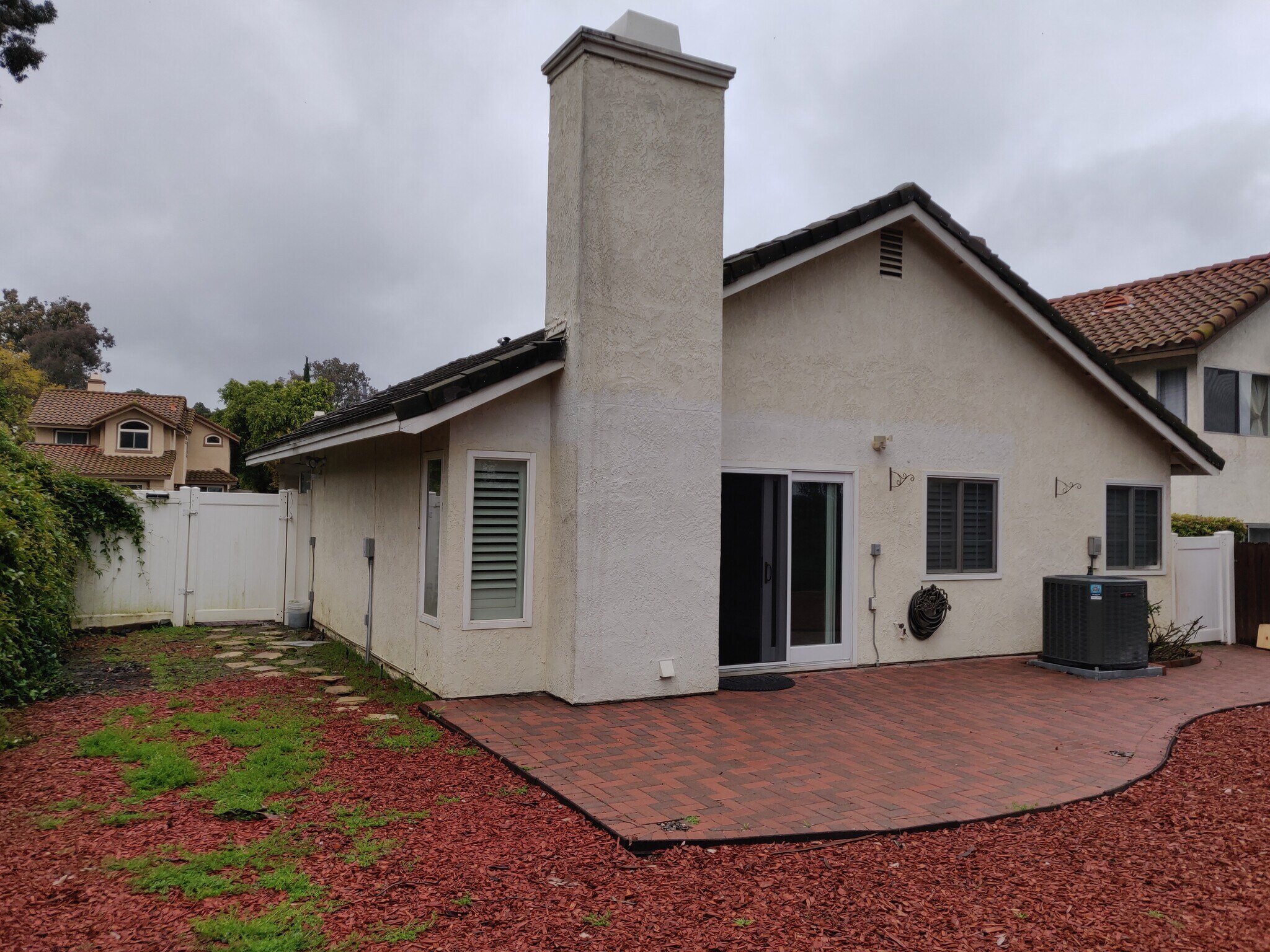 Rear of House_1 - 3124 Oakview Ln