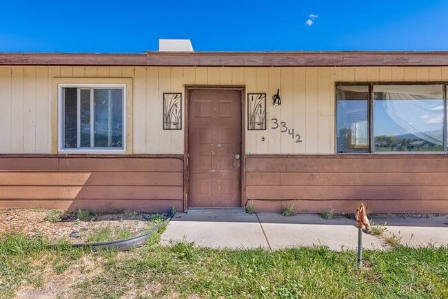 Building Photo - Home with Mountain Views!