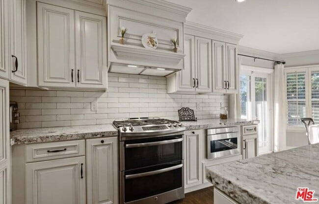 Building Photo - 26068 Charonne Ct