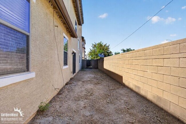 Building Photo - Beautiful 4Bdm 3.5Ba Home in South Phoenix!