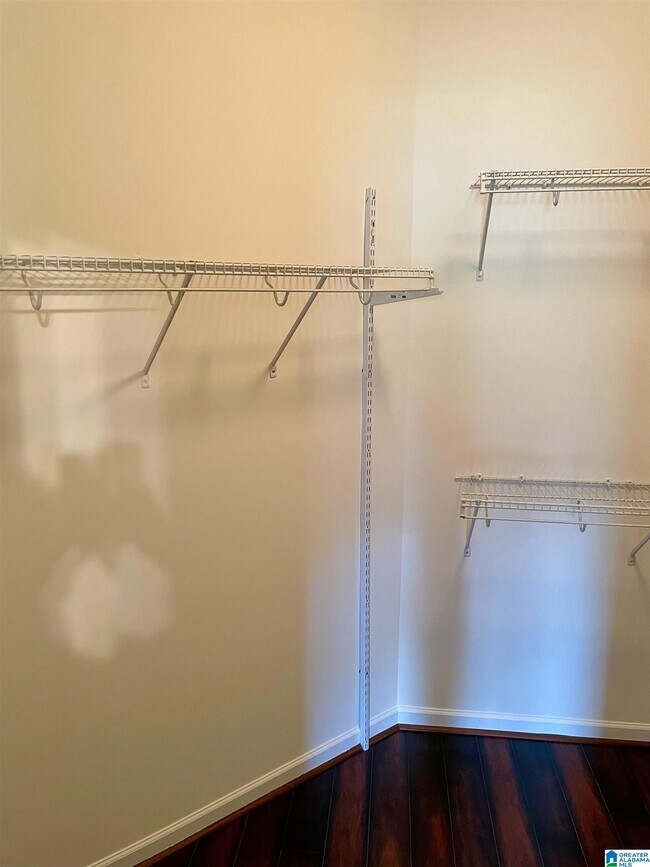 Building Photo - 2715 Oxmoor Glen Dr