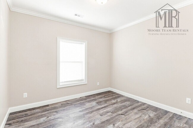 Building Photo - 2095 Orchard Rd
