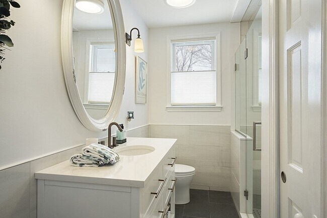 Building Photo - 13 Broadway Ave