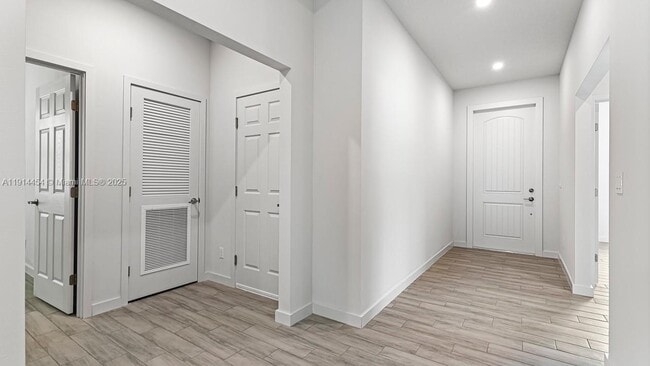 Building Photo - 7008 Eden Rd