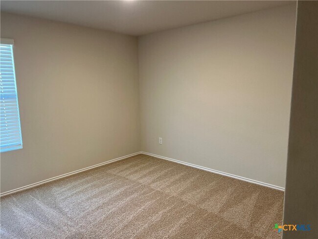 Building Photo - 937 Armadillo Dr